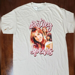 Brittany Spears‎ Graphic T-Shirt Size Large NWT